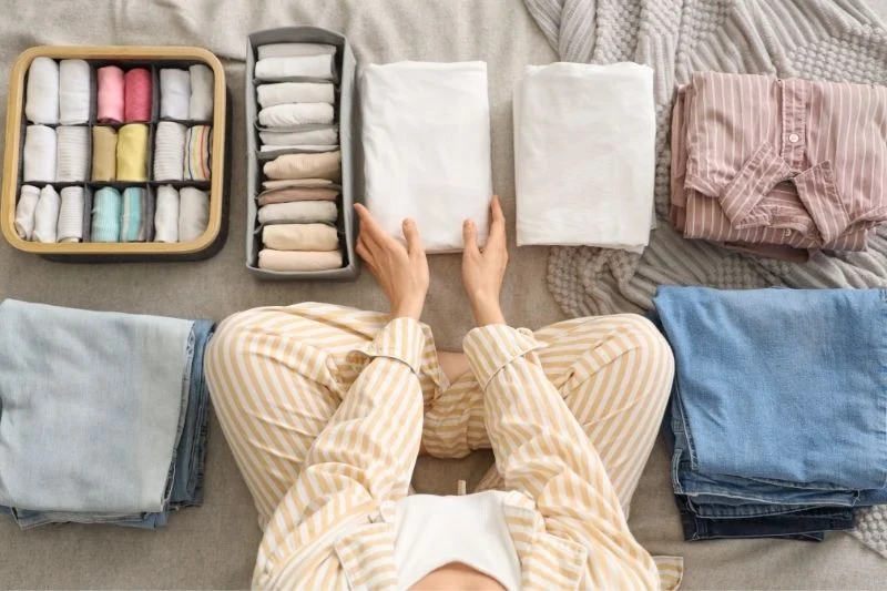 Kıyafet saklama yöntemleri Kıyafet depolama Giysi saklama Kıyafet saklama yöntemleri Kıyafet depolama Giysi saklama